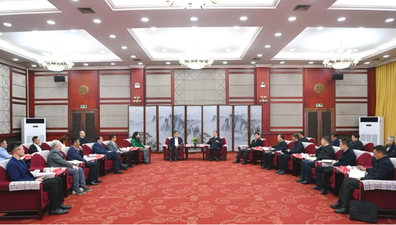 青海省人民政府与pg官方首页动力签署战略合作协议